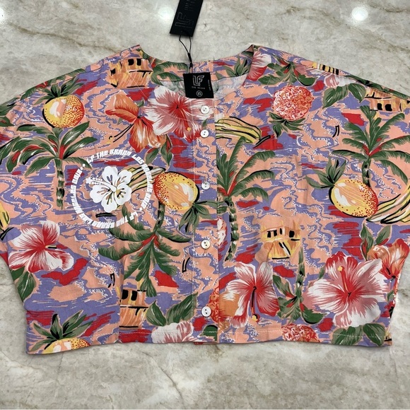 NWT LF The Brand | Hawaiian Button Down Crop‎ Top | Pink/Green | Size XS - Picture 3 of 12